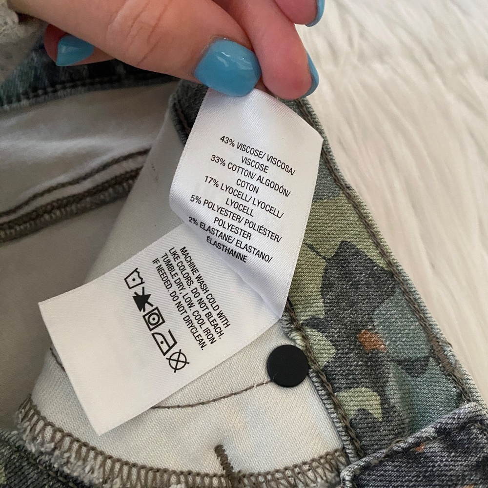 Hudson Barbara Super Skinny Camo Jeans - Picture 4 of 5